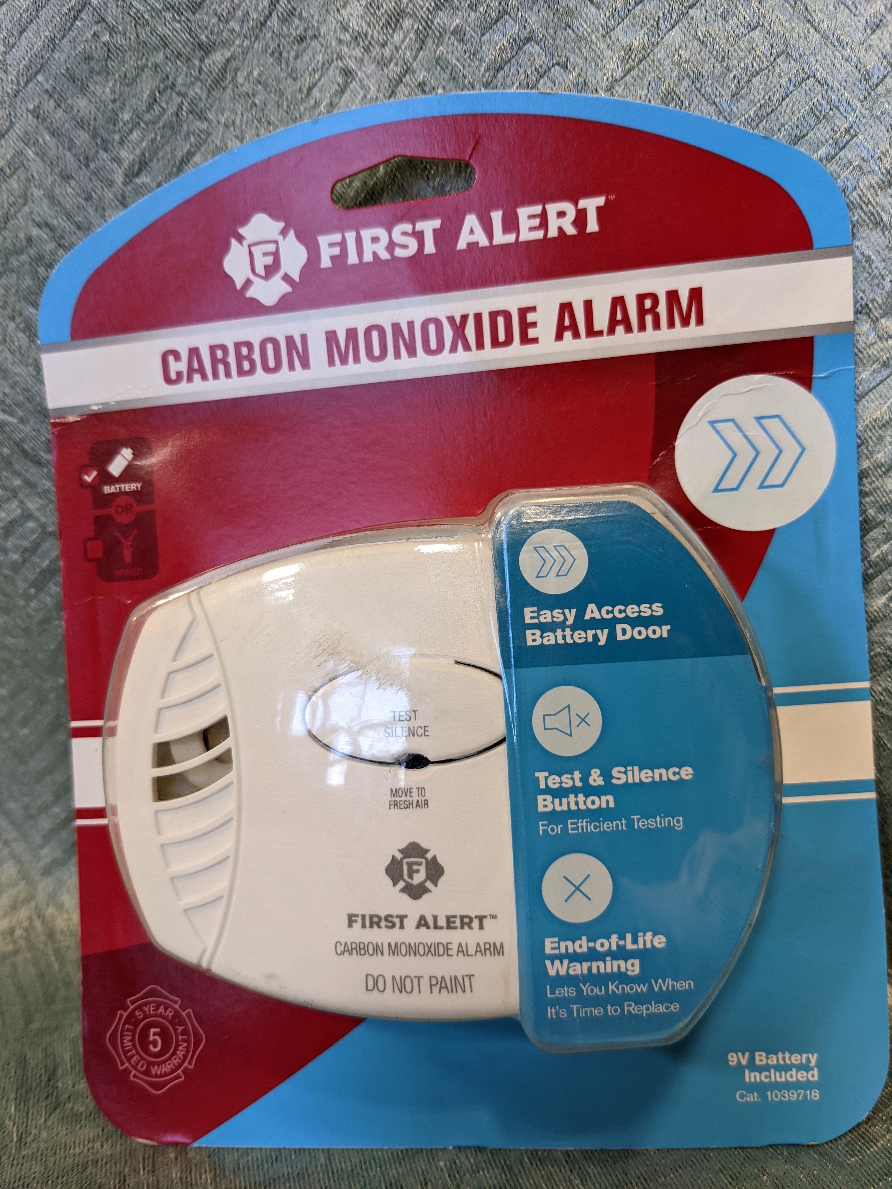 First Alert CO400 Carbon Monoxide Detector, Battery Operated , White (7530417160430)
